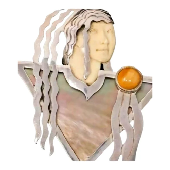 SOLD Vintage Zealandia Sterling Brooch - Picture 1 of 7